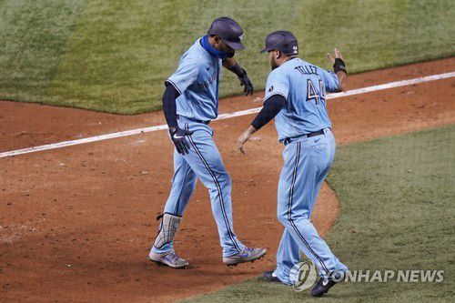 홈런 친 구리엘 주니어[AP=연합뉴스]