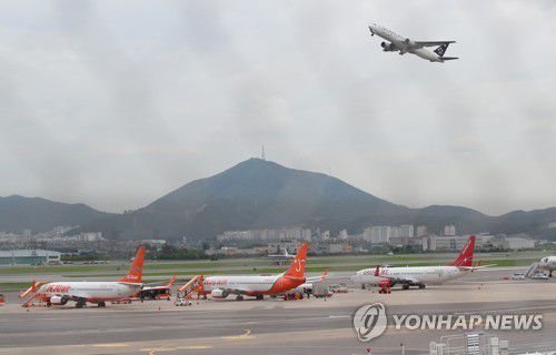 위기의 저비용항공사들[연합뉴스 자료사진]