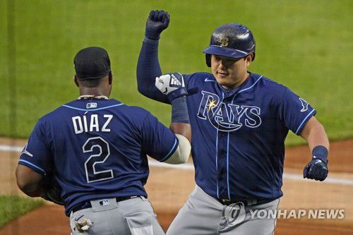 2점 홈런 날리고 기뻐하는 최지만[AP=연합뉴스 자료사진]