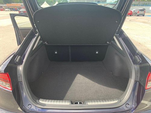 스팅어 마이스터 트렁크[촬영 최윤정]