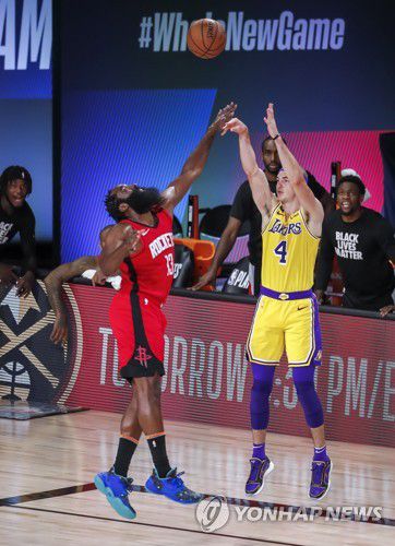 카루소의 3점 슛[EPA=연합뉴스]