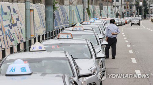 코로나19로 열차 이용객 감소, 택시도 '타격'[연합뉴스 자료사진]