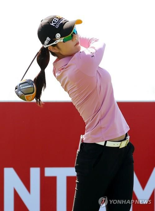 안송이의 티샷 모습.[영암=연합뉴스]