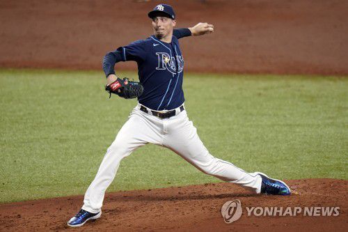역투하는 탬파베이 선발 투수 블레이크 스넬[AP=연합뉴스]