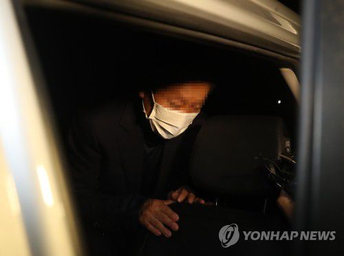 차량 탑승하는 유상봉[연합뉴스 자료사진]