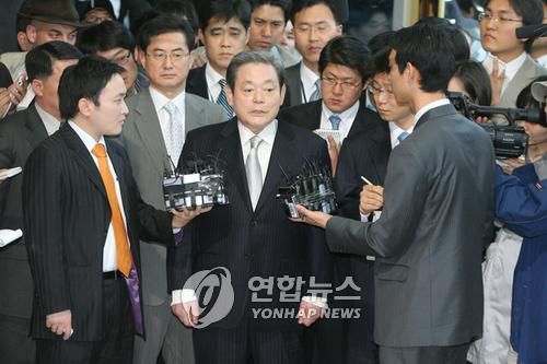 2008년 4월 특검에 출석하는 이건희 회장[연합뉴스 자료사진]