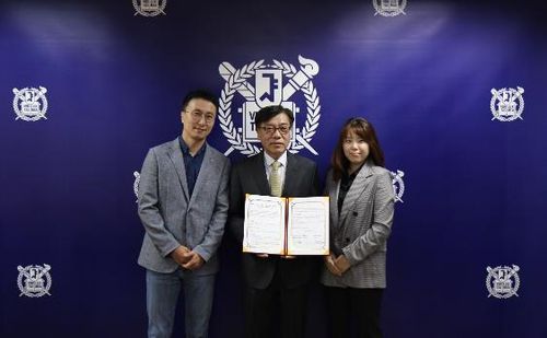 왼쪽부터 김효 네이버 웨일 리더, 한중석 서울대학교 치의학대학원장, 이언주 엔에스데블 대표이사 [네이버 제공. 재판매 및 DB 금지]