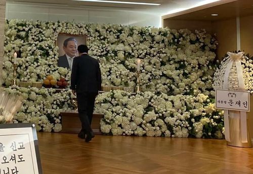조문하는 이용섭 광주시장[이용섭 광주시장 페이스북 캡처. 재판매 및 DB 금지]