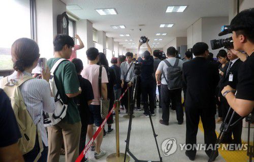 고유정 첫 정식재판 방청 열기 '후끈'[연합뉴스 자료사진]