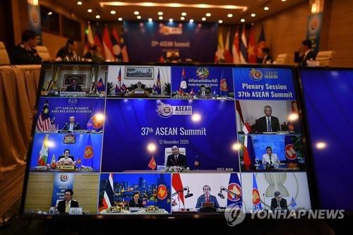 화상으로 개최된 아세안 정상회의[하노이 AFP=연합뉴스]