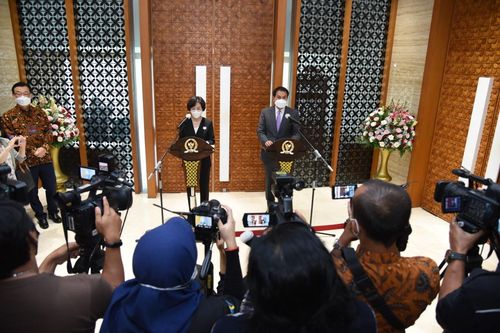 김상희 부의장, 인니 하원 부의장과 공동 기자회견[주인도네시아 한국대사관 제공]