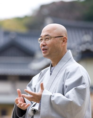 미황사 주지 금강스님(서울=연합뉴스) 전남 해남에 있는 미황사는 3일 주지 금강스님이 '2020 문화유산 보호 유공자 대통령 표창'을 받았다고 밝혔다. 2020.12.3 [미황사 제공. 재배포 및 DB금지] (끝)