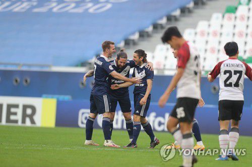 로하스의 선제골에 기뻐하는 멜버른, 아쉬워하는 서울[AFP=연합뉴스]