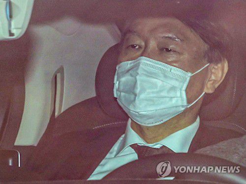 출근하는 윤석열 검찰총장(서울=연합뉴스) 류영석 기자 = 2020.12.7 ondol@yna.co.kr