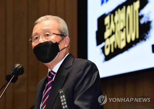 비상의원총회에서 발언하는 김종인(서울=연합뉴스) 안정원 기자 = 국민의힘 김종인 비상대책위원장이 8일 오전 국회에서 열린 비상의원총회에서 발언하고 있다. 2020.12.8 jeong@yna.co.kr