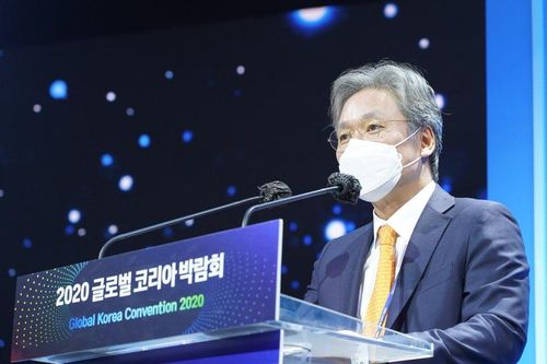 공공외교 우수사례 발표하는 손혁상 코이카 이사장9일 서울 서초구 더케이호텔에서 열린 '2020 글로벌 코리아 박람회(GKC)' 개막식에서 박람회 공동위원장인 손혁상 코이카 이사장이 공공외교 우수 사례를 발표하고 있다. [코이카 제공]