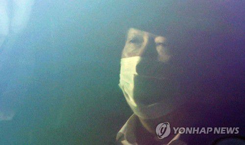 출근하는 윤석열 검찰총장(서울=연합뉴스) 한종찬 기자 = 윤석열 검찰총장이 14일 오전 서울 서초구 대검찰청으로 출근하고 있다. 2020.12.14 saba@yna.co.kr