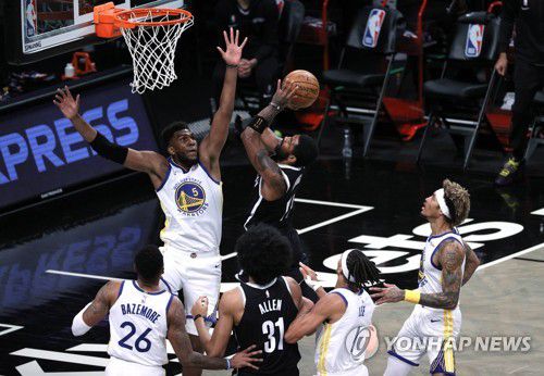 카이리 어빙의 슛[게티이미지/AFP=연합뉴스]