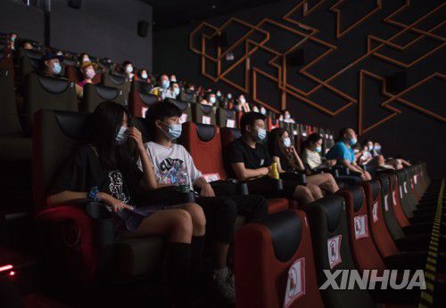 중국 우한의 영화관(우한 신화=연합뉴스)