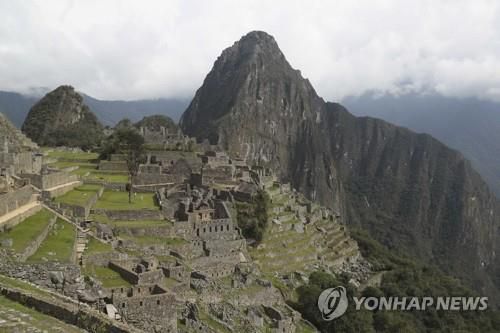 코로나19 재확산으로 다시 문을 닫는 페루 마추픽추[AP=연합뉴스]