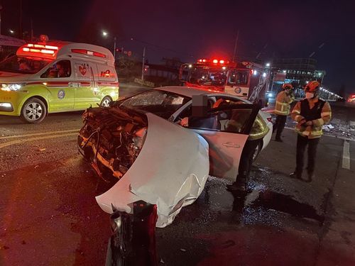 인천 사거리서 차량 충돌 사고[인천 중부소방서 제공. 재판매 및 DB 금지]