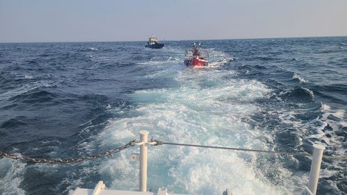 양양 낙산항 인근 해상 모터보트 침수…해경, 2명 구조   (양양=연합뉴스) 20일 오전 9시께 양양 낙산항 동방 3해리 해상에서 모터보트가 침수되는 사고가 발생하자 해경이 구조  후 안전관리하고 있다. 2021.2.20 [속초해경 제공.재판매 및 DB 금지]