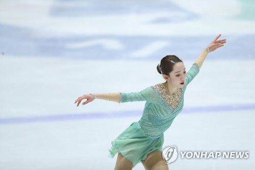 연기 펼치는 김예림(의정부=연합뉴스) 임병식 기자 = 25일 의정부실내빙상장에서 열린 제75회 전국남녀 피겨스케이팅 종합선수권대회 여자 시니어 쇼트프로그램에서 수리고등학교 김예림이 연기를 펼치고 있다. 2021.2.25 andphotodo@yna.co.kr