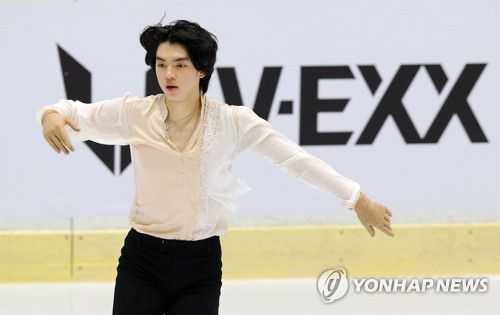 연기 펼치는 차준환(의정부=연합뉴스) 김병만 기자 = 26일 의정부실내빙상장에서 열린 제75회 전국남녀 피겨스케이팅 종합선수권대회 남자 시니어 프리스케이딩에서 차준환이 연기를 펼치고 있다. 2021.2.26 kimb01@yna.co.kr