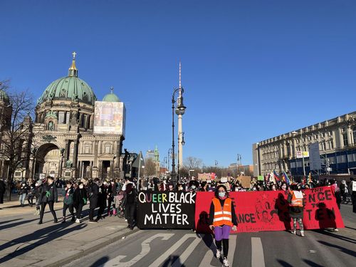 독일 베를린서 여성의날 기념시위(베를린=연합뉴스) 이 율 특파원 = 독일의 수도 베를린에서 8일(현지시간) 열린 여성의날 기념시위.