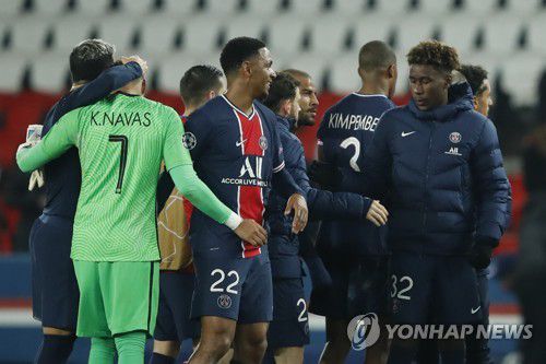 바르셀로나전 승리 뒤 즐거워하는 PSG 선수들[AP=연합뉴스]