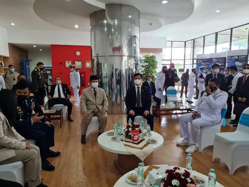 프라보워 국방장관과 강은호 방사청장[주인도네시아 한국대사관 제공=연합뉴스]