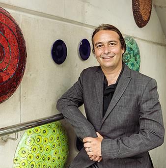 빙그레 웃는 툴리오 드 올리베이라 교수[남아공 Krisp 홈피 캡처, 재판매 및 DB 금지]