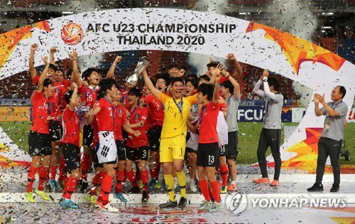 2020년 태국에서 열린 아시아축구연맹(AFC) U-23 챔피언십에서 우승한 한국 대표팀의 세리머니 모습. [연합뉴스 자료사진]