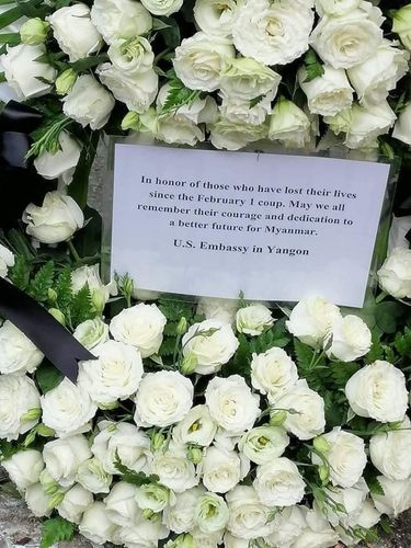 '쿠데타 이후 희생된 이들을 기리며…' 양곤주재 미 대사관이라고 적혀있다.[트위터 캡처. 재판매 및 DB 금지]