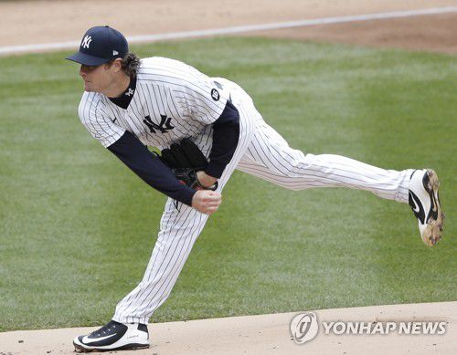 류현진과 5⅓이닝 2실점으로 승패를 가리지 못한 양키스 에이스 콜 [UPI=연합뉴스]