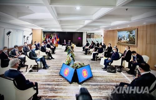 24일 자카르타 아세안 사무국서 열린 '미얀마 사태' 특별정상회의[신화통신=연합뉴스]