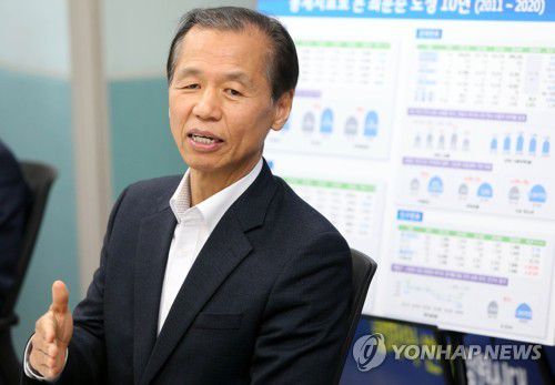 취임 10년 기자회견 하는 최문순 지사[촬영 이재현]