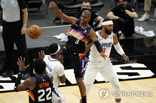 클리퍼스-피닉스 선수들 경기 모습[AP=연합뉴스]