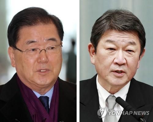 정의용 외교장관(왼쪽)과 모테기 도시미쓰 외무상. [연합뉴스/교도통신 자료사진]