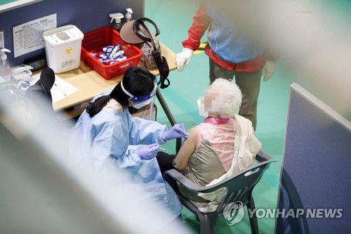 화이자 백신 접종[광주 북구청 제공. 재판매 및 DB 금지]