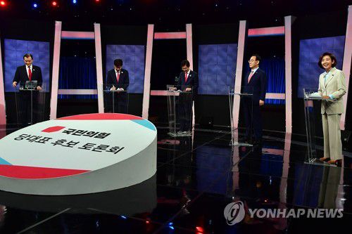 국민의힘 당대표 후보 방송토론(서울=연합뉴스) 진성철 기자 = 국민의힘 당 대표에 도전하는 나경원(오른쪽부터), 주호영, 조경태, 이준석, 홍문표 후보가 9일 서울 여의도 KBS에서 TV토론회를 하고 있다. 2021.6.9 zjin@yna.co.kr