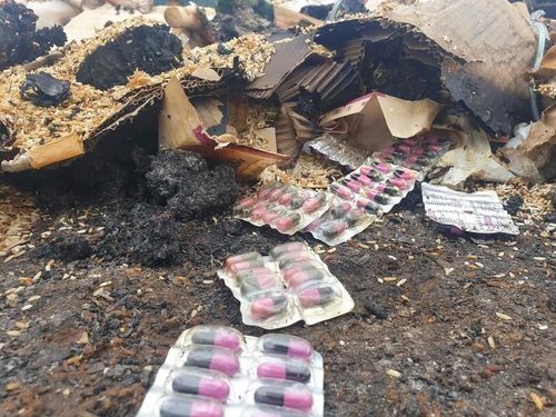 미얀마군이 불태운 쌀과 약품[SNS 캡처. 재판매 및 DB 금지]