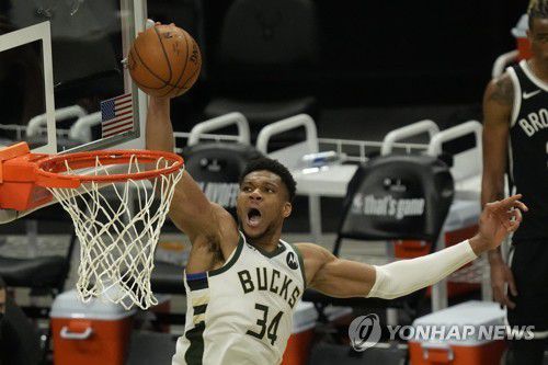 야니스 아데토쿤보 '덩크 슛'[AP=연합뉴스]