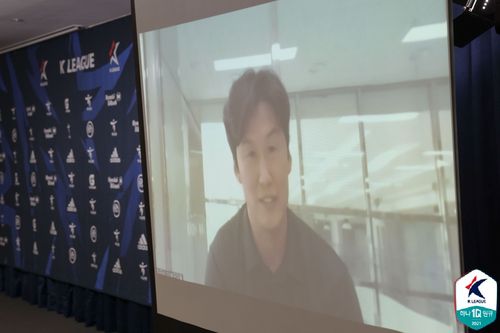 비대면 기자회견 하는 이병근 대구 감독.[한국프로축구연맹 제공. 재판매 및 DB 금지]