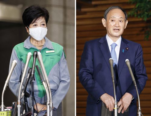 고이케 유리코(왼쪽) 도쿄지사와 스가 요시히데 일본 총리(도쿄 교도=연합뉴스)