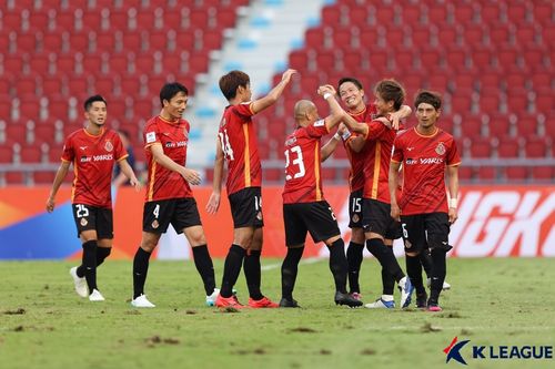 선제골 득점 후 기뻐하는 나고야 선수들[한국프로축구연맹 제공. 재판매 및 DB 금지]