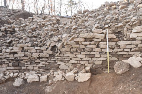 용인 할미산성서 돌성벽 관통한 삼국시대 수로 확인[한국문화유산연구원 제공. 재판매 및 DB 금지