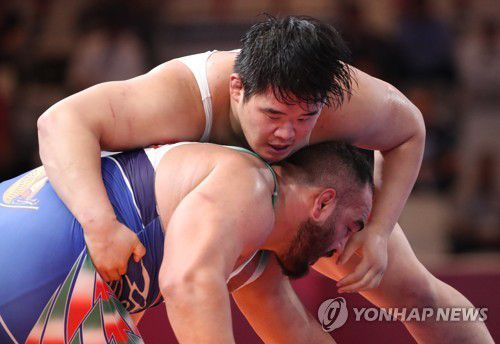 레슬링 대표팀 김민석(오른쪽)[연합뉴스 자료사진]