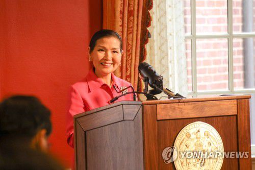 래리 호건 미국 메릴랜드주 주지사의 부인 유미 호건 여사 2021.4.22 [메릴랜드주 제공. 재판매 및 DB 금지]