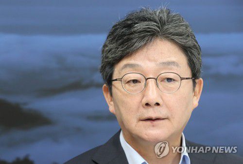 유승민 전 의원, 연합뉴스와 인터뷰(서울=연합뉴스) 하사헌 기자 = 국민의힘 대권주자인 유승민 전 의원이 서울 여의도 희망22 사무실에서 연합뉴스와 인터뷰하고 있다. 2021.7.21 toadboy@yna.co.kr